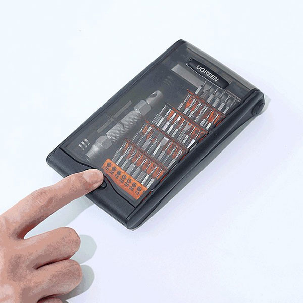 پیچ گوشتی یوگرین مدل CM372-80459 بسته 38 عددی