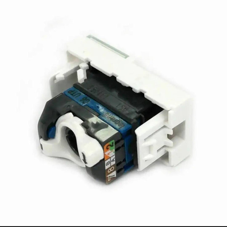 کیستون شبکه Cat6 لگراند مدل 76561 | باریک UTP | نصب بدون ابزار